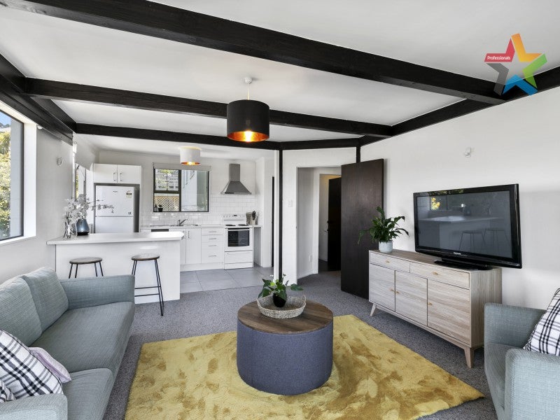 8/7 Konini Road, Hataitai, Wellington - Carousel 1