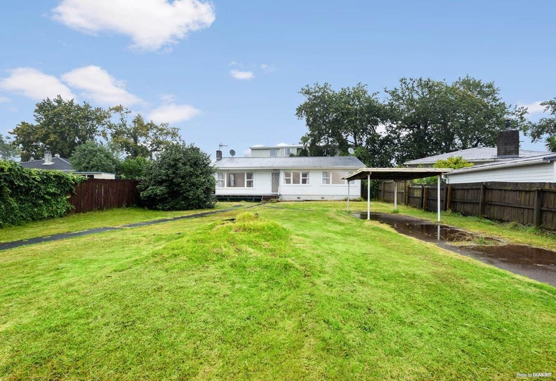 15 Te Kanawa Crescent, Henderson, Auckland - Carousel 12