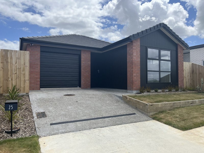 25 Scenic Rise, Rototuna North, Hamilton - Carousel 1