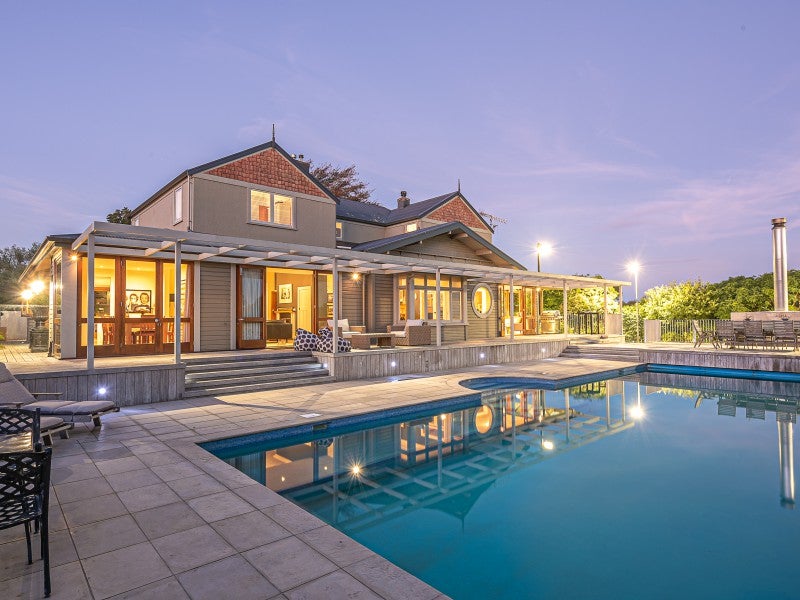 2 Eaton Crescent, Otamatea, Whanganui - Carousel 1