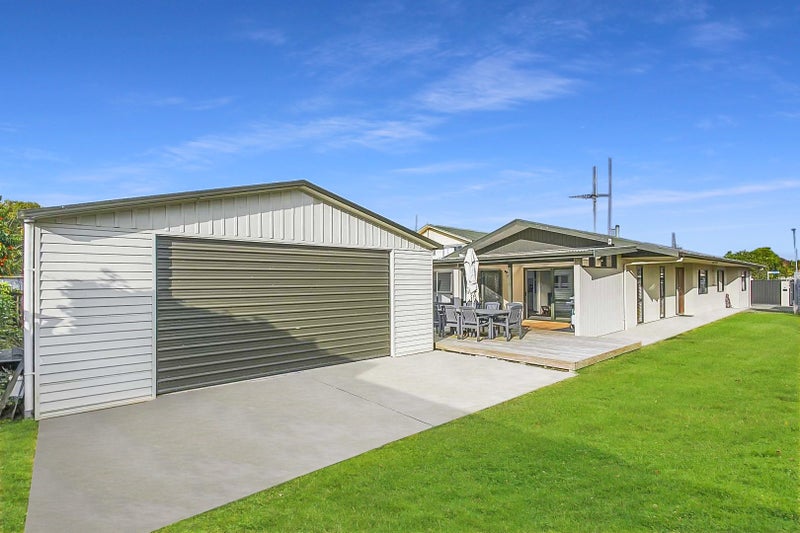 33 Glen Lynne Avenue, Queenwood, Hamilton - Carousel 1