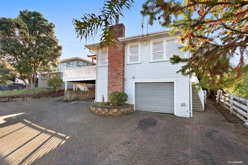 68 Bond Crescent, Forrest Hill, Auckland - Carousel 1