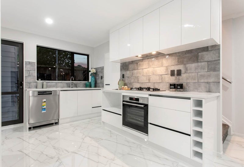 664D Pakuranga Road, Howick, Auckland - Carousel 2