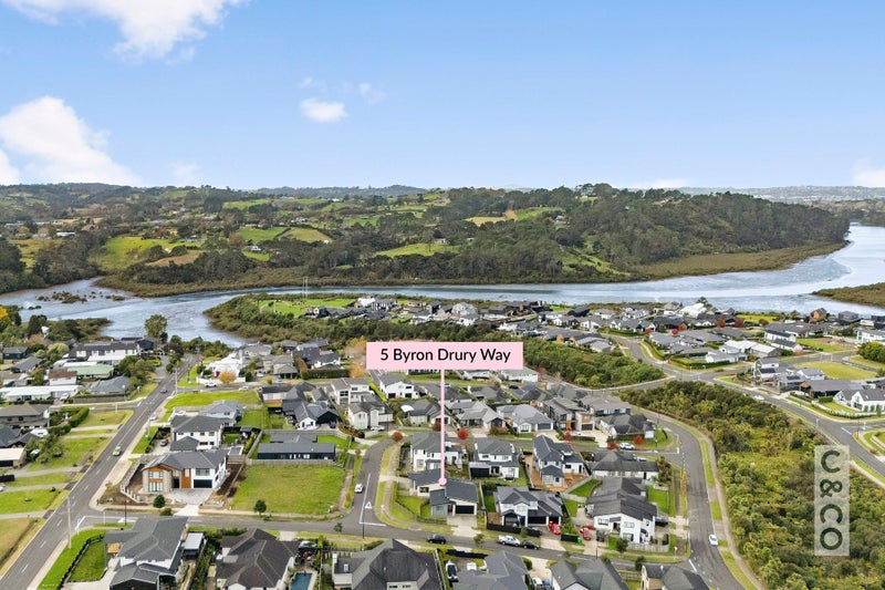 5 Byron Drury Way, Riverhead, Riverhead - Carousel 1