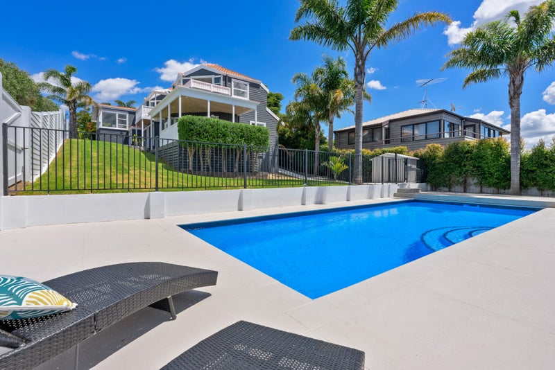 631 Beach Road, Rothesay Bay, Auckland - Carousel 2