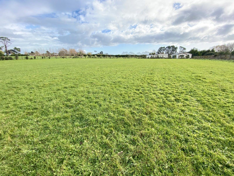 61 Wakefield Road, Levin - Carousel 6