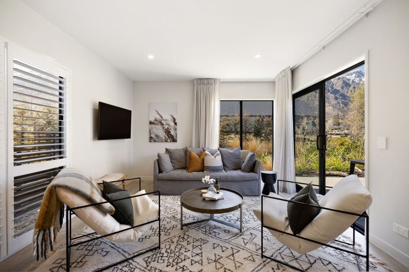 9 Mulholland Drive, Jacks Point, Queenstown - Carousel 1