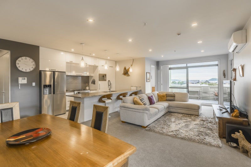 19/374 Jackson Street, Petone, Lower Hutt - Carousel 1