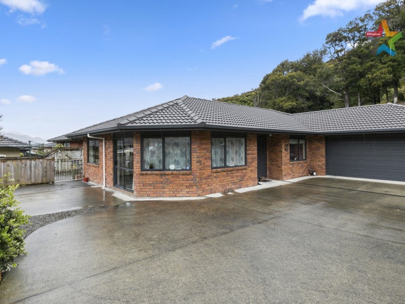21 Aragon Grove, Kingsley Heights, Upper Hutt - Carousel 1