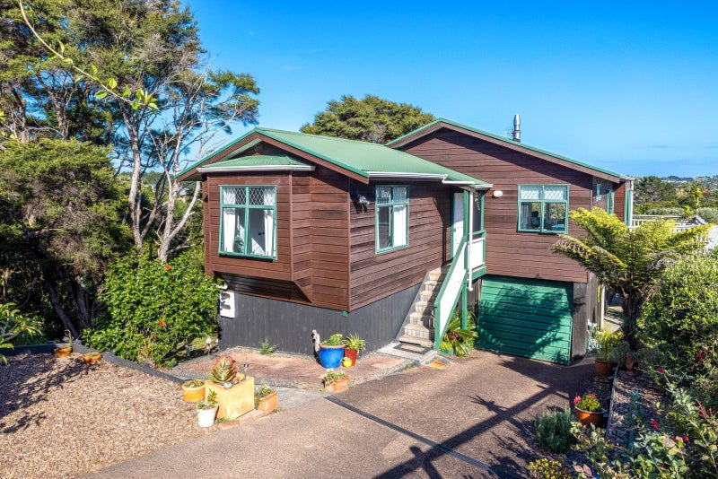 35 Hobson Terrace, Onetangi, Waiheke Island - Carousel 2