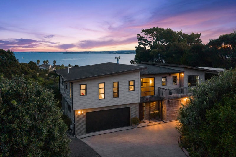 8 Beauvoir Avenue, Matakatia, Whangaparaoa - Carousel 2