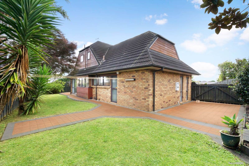 1/52 Orangewood Drive, Northpark, Auckland - Carousel 1