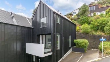 9 Erica Pabst Way, Island Bay, Wellington - Carousel 1