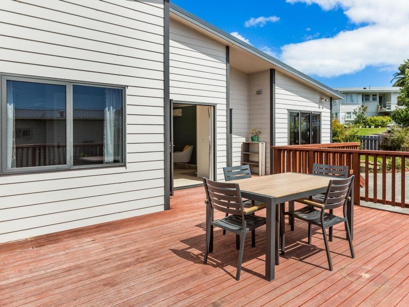 9 Beauzami Crescent, Ascot Park, Porirua - Carousel 2