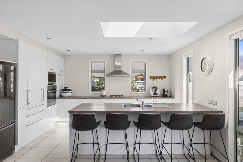 22 Ethereal Crescent, Mount Pisa - Carousel 2