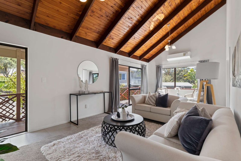 27 Elizabeth Drive, West Harbour, Auckland - Carousel 2