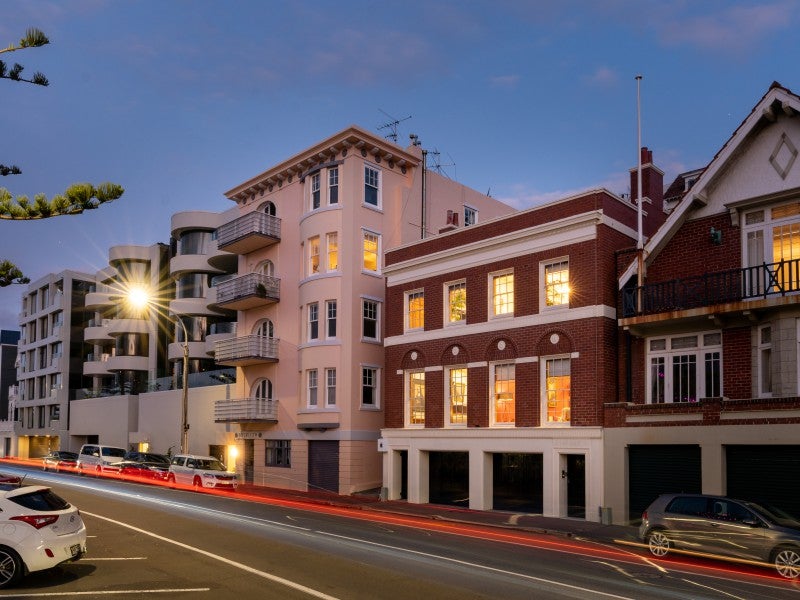 300 Oriental Parade, Oriental Bay, Wellington - Carousel 1