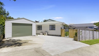 2 Haast Close, Kelson, Lower Hutt - Carousel 1