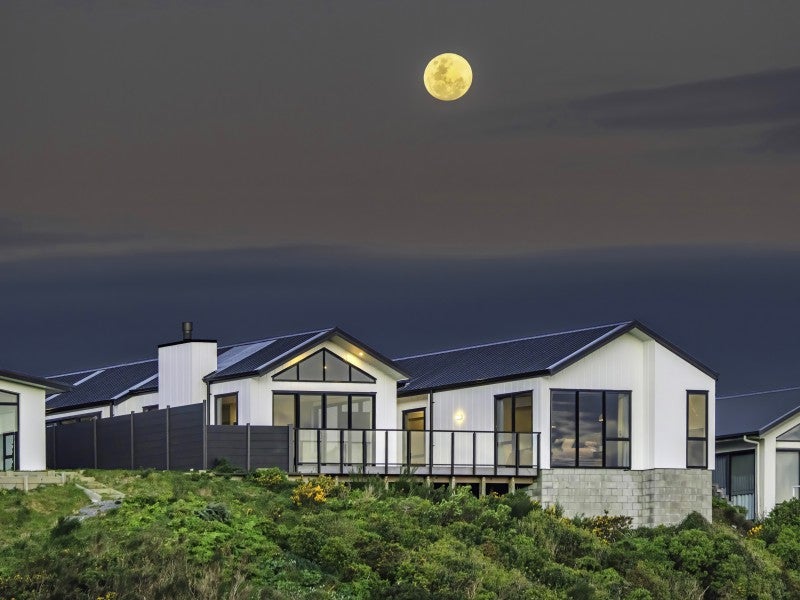 23 Promontory Crescent, Newlands, Wellington - Carousel 2