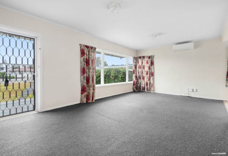 15 Te Kanawa Crescent, Henderson, Auckland - Carousel 2