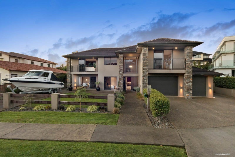 16 Skye Road, East Tamaki Heights, Auckland - Carousel 1