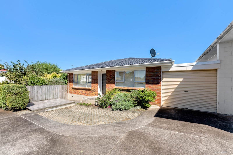 1/4 Cairngorm Place, Highland Park, Auckland - Carousel 2