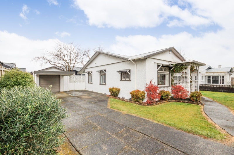 19 Brightwater Terrace, Terrace End, Palmerston North - Carousel 1