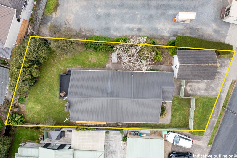 1 Netherlands Avenue, Kelston, Auckland - Carousel 2