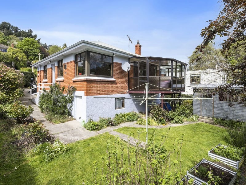 25 Rhodes Terrace, North East Valley, Dunedin - Carousel 1