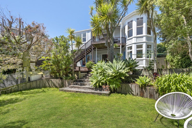 72 Waipapa Road, Hataitai, Wellington - Carousel 1