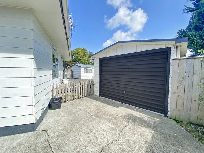 97 Benmore Avenue, Cloverlea, Palmerston North - Carousel 14