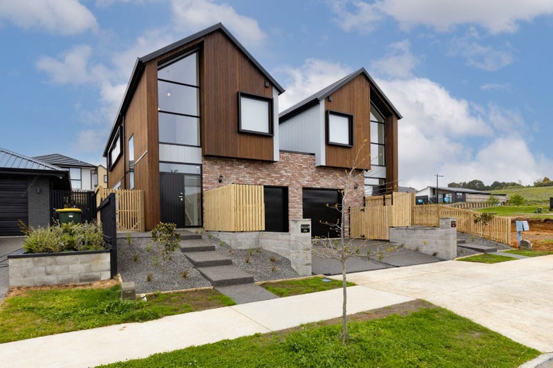 21 Akakura Terrace, Peacocke, Hamilton - Carousel 1