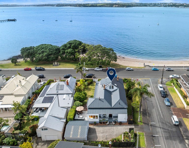 42 King Edward Parade, Devonport, Auckland - Carousel 1