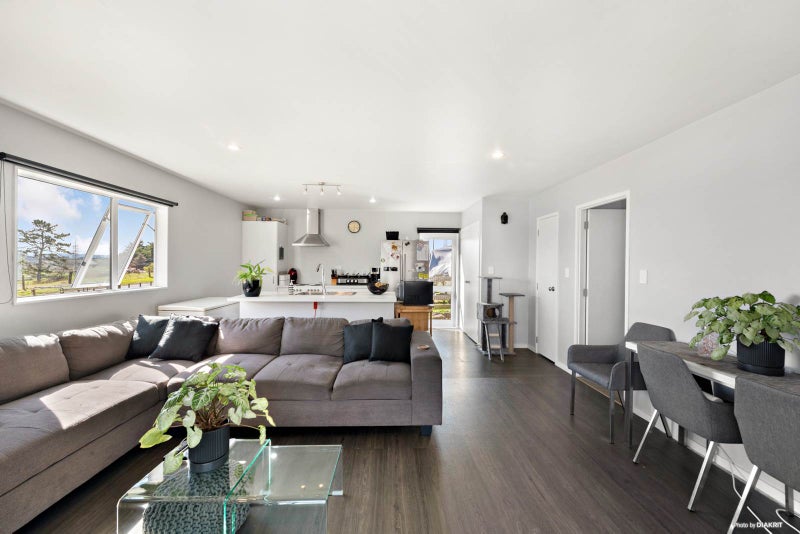 14 Heather Green Avenue, Meremere - Carousel 1