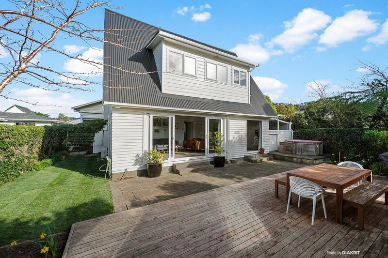 10B Cargill Street, Karori, Wellington - Carousel 1