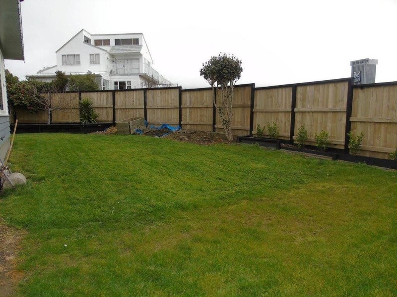 8 Glen Alton Avenue, Paparangi, Wellington - Carousel 15