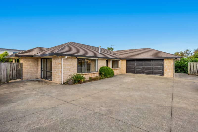 72 The Drive, Paraparaumu Beach, Paraparaumu - Carousel 1