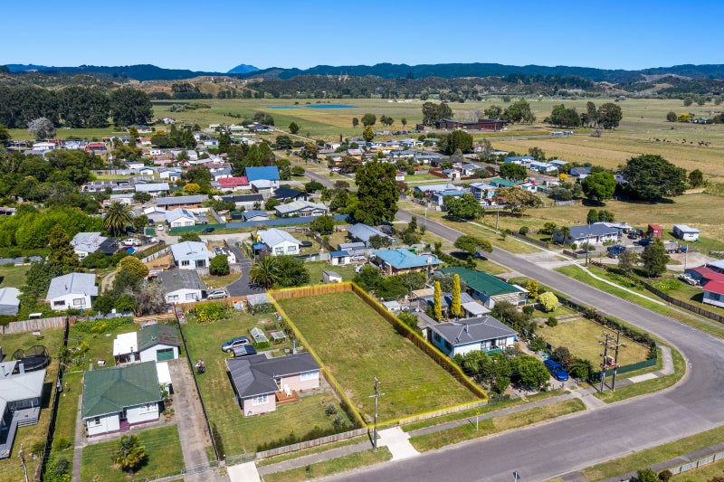 6 Amokura Road, Tāneatua - Carousel 1