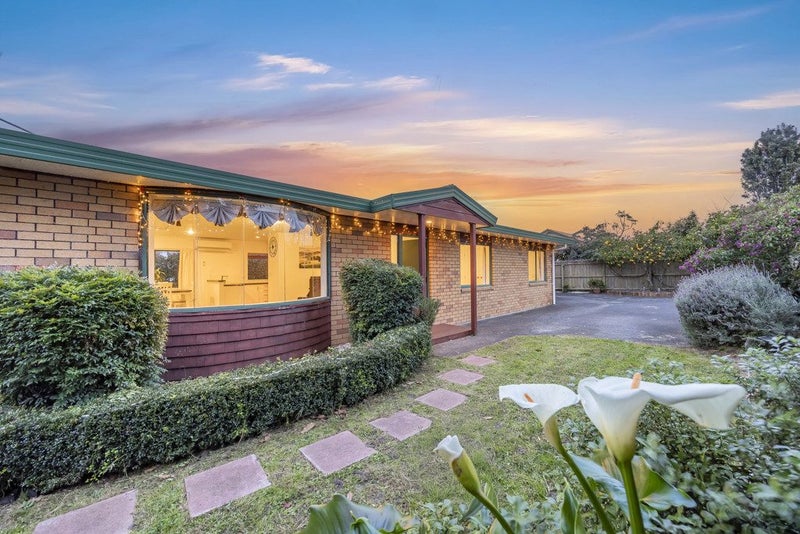 14 Swanson Oaks, Swanson, Auckland - Carousel 2
