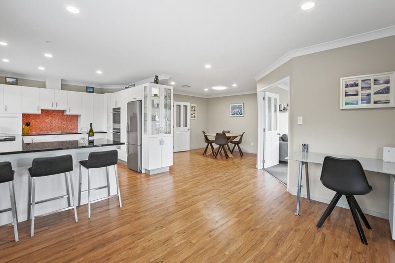 20 Ashmore Drive, Frankleigh Park, New Plymouth - Carousel 2