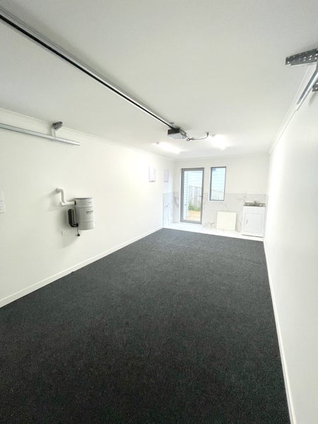 2/11 Celeste Place, Totara Vale, Auckland - Carousel 9