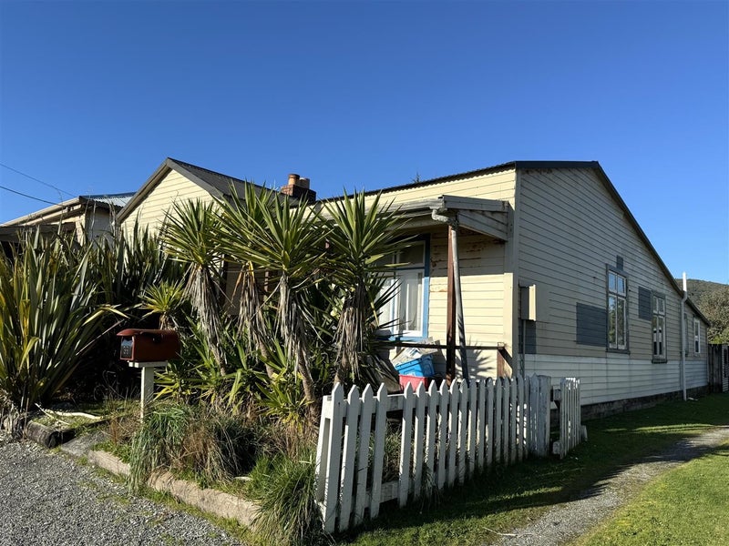 39 Packers Quay, Blaketown, Greymouth - Carousel 2