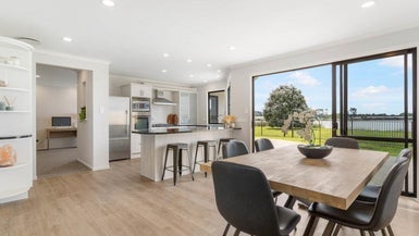 33 Elsie Drive, Waiuku, Waiuku - Carousel 1