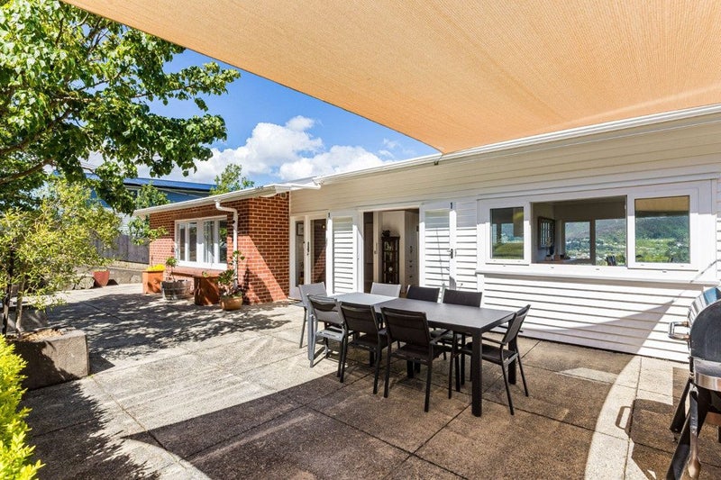 18 Palm Grove, Belmont, Lower Hutt - Carousel 2