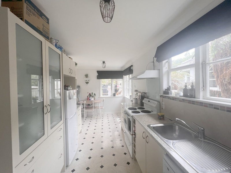 1 Prebble Grove, Naenae, Lower Hutt - Carousel 1