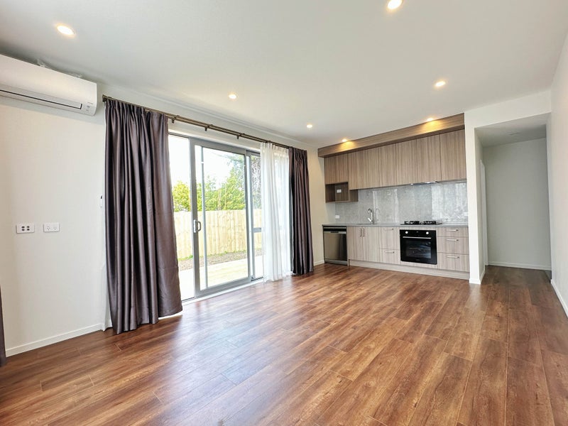 16 MacNay Way, Murrays Bay, Auckland - Carousel 1
