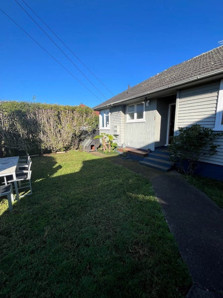 7 Coral Crescent, Panmure, Auckland - Carousel 6
