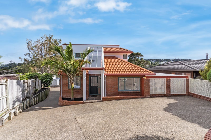 18 Redfern Lane, Glenfield, Auckland - Carousel 1