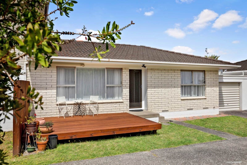 2/3 Argyle Terrace, Milford, Auckland - Carousel 2