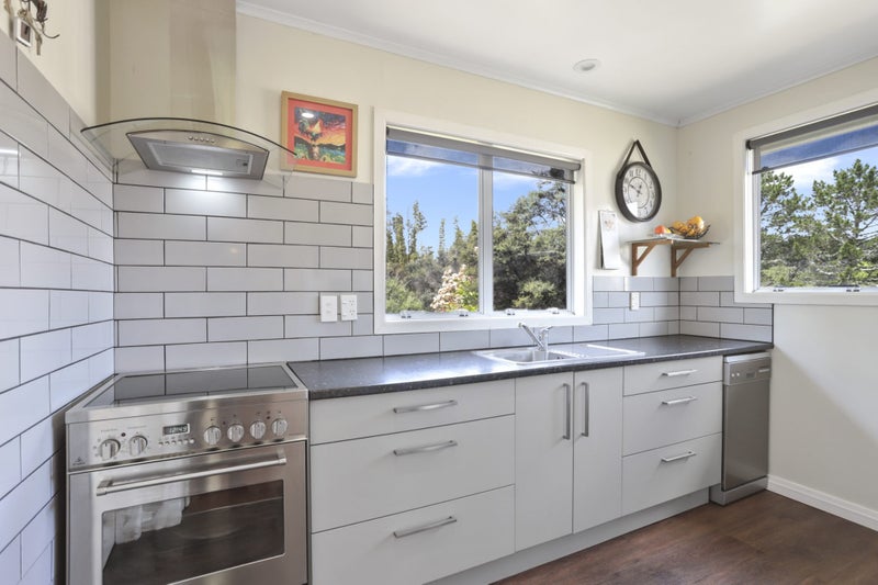 16 Northfield Road, Waitakere, Auckland - Carousel 2